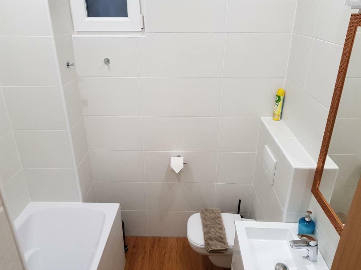 Renaissance Studio Apartment บูดาเปสต์ ภายนอก รูปภาพ